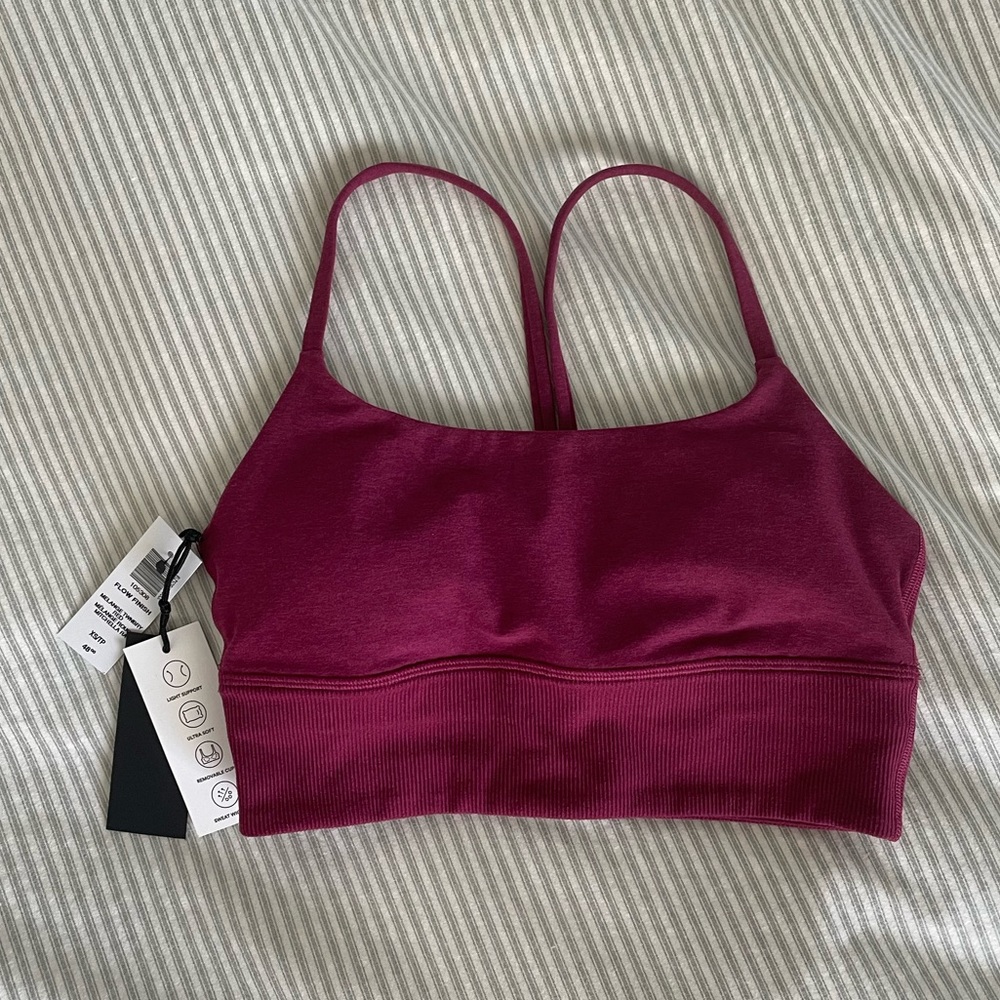 TNA Flow Finish Sports Bra XS Twinberry Red